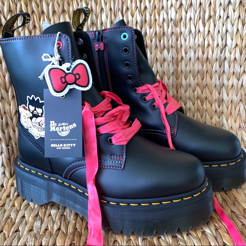 New Hello Kitty & Friends x Dr. Martens Jadons - Picture 2 of 11